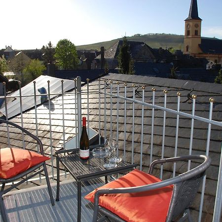 Gaestehaus & Weingut Cluesserath-Weiler Trittenheim Exterior photo