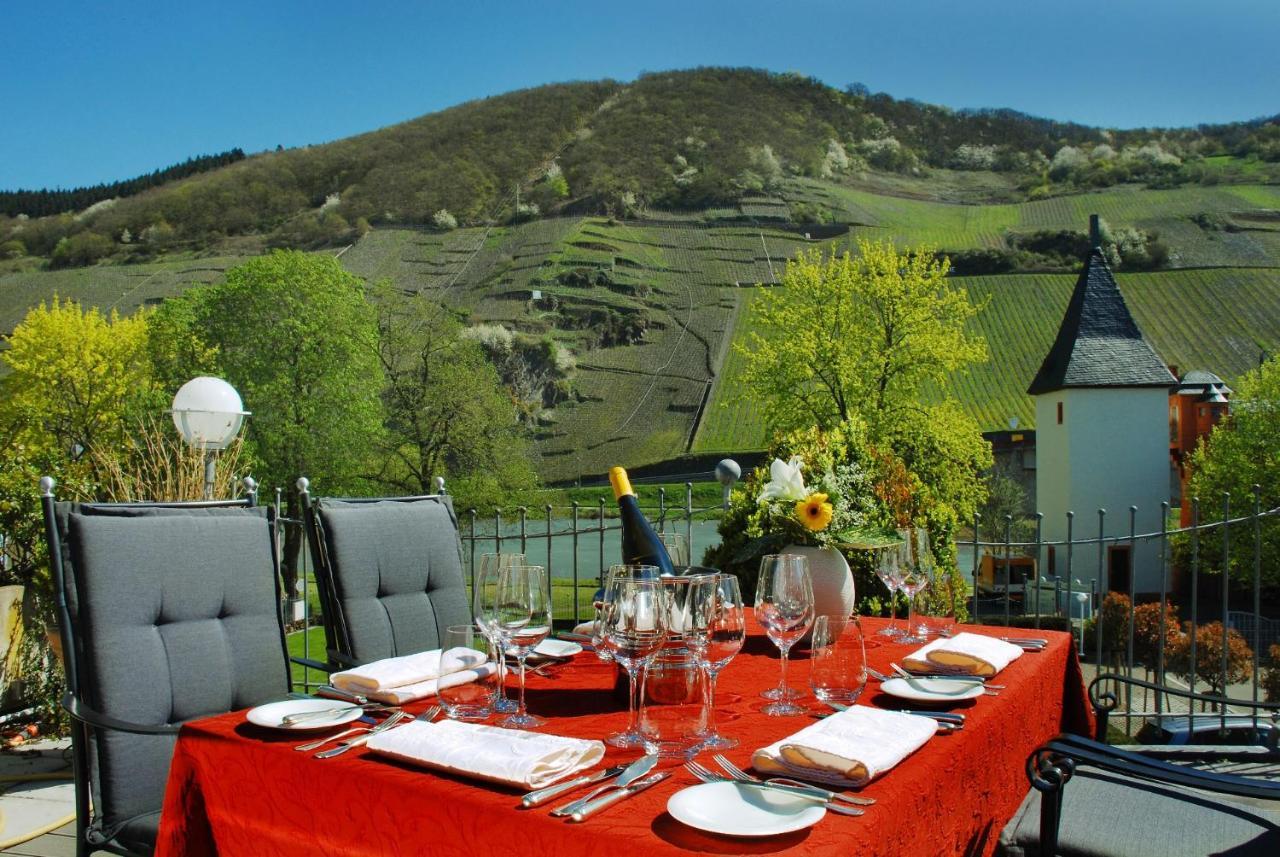 Gaestehaus & Weingut Cluesserath-Weiler Trittenheim Exterior photo