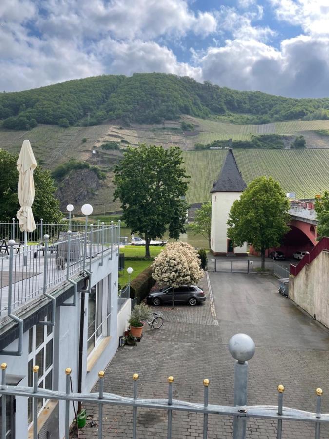 Gaestehaus & Weingut Cluesserath-Weiler Trittenheim Exterior photo