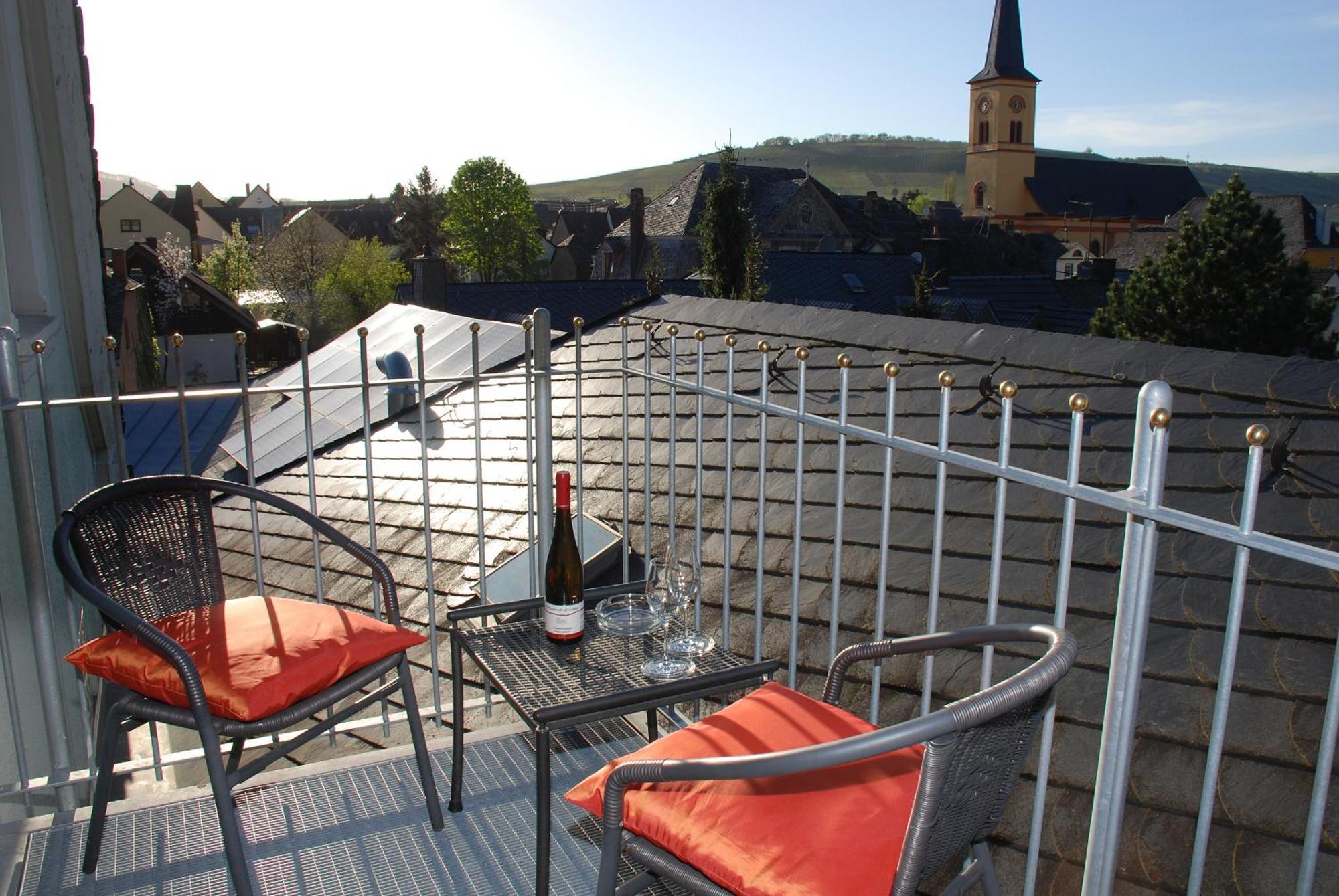 Gaestehaus & Weingut Cluesserath-Weiler Trittenheim Exterior photo
