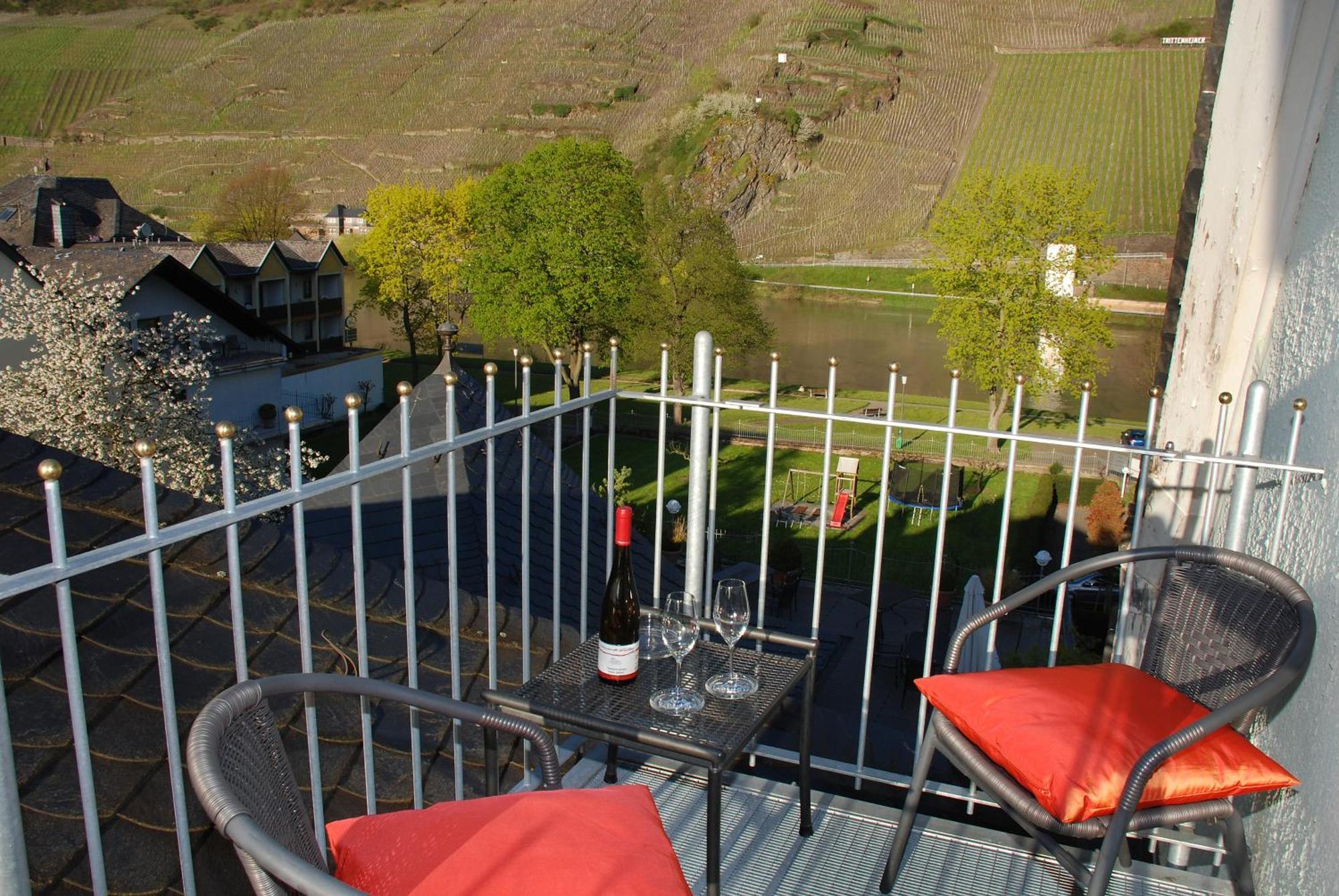 Gaestehaus & Weingut Cluesserath-Weiler Trittenheim Room photo